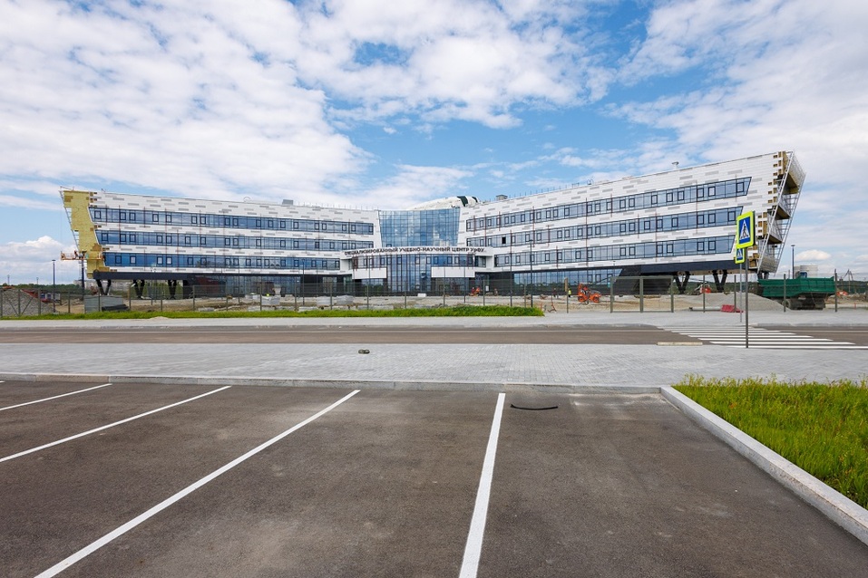 В строящихся корпусах второй очереди кампуса УрФУ завершен монтаж лифтов и подъемников 1 В строящихся корпусах второй очереди кампуса УрФУ завершен монтаж лифтов и подъемников 1