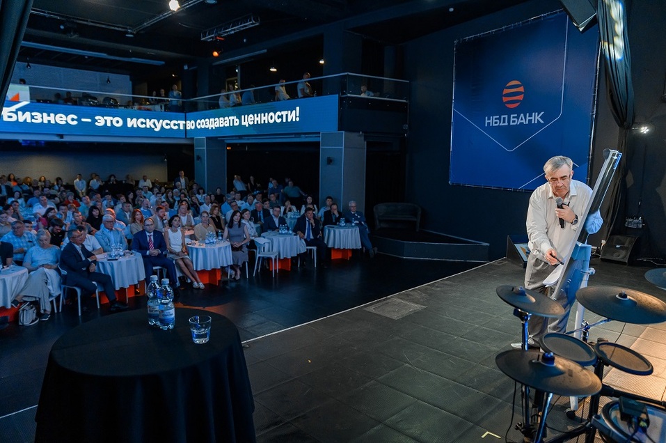 «Важно — не бояться и действовать», — Александр Шаронов. НБД-Банк отметил 33-летие 2 «Важно — не бояться и действовать», — Александр Шаронов. НБД-Банк отметил 33-летие 2