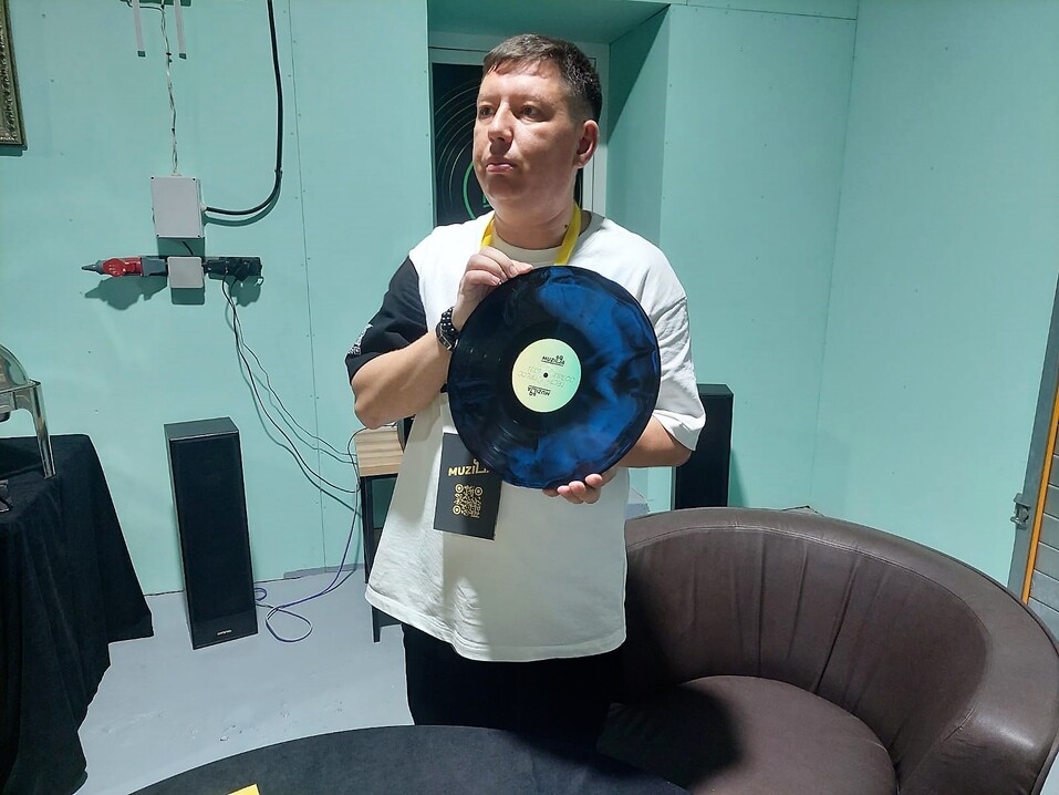 Кто и как производит виниловые пластинки в Свердловской области 5 Кто и как производит виниловые пластинки в Свердловской области 5