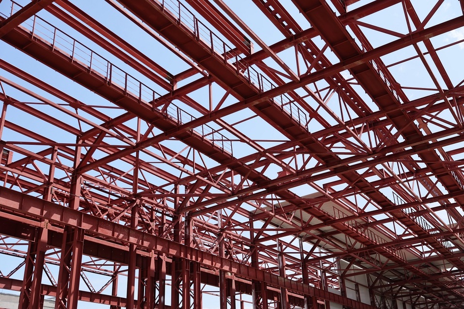 На стройплощадке производства поездов для ВСМ смонтированы 3,5 тыс. т металлоконструкций 2 На стройплощадке производства поездов для ВСМ смонтированы 3,5 тыс. т металлоконструкций 2