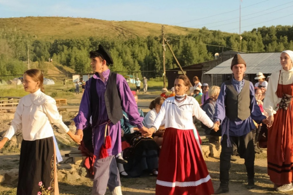 Праздники, концерты, ралли и VK Fest: куда сходить в Челябинске с 12 по 15 июня
6 Праздники, концерты, ралли и VK Fest: куда сходить в Челябинске с 12 по 15 июня
6