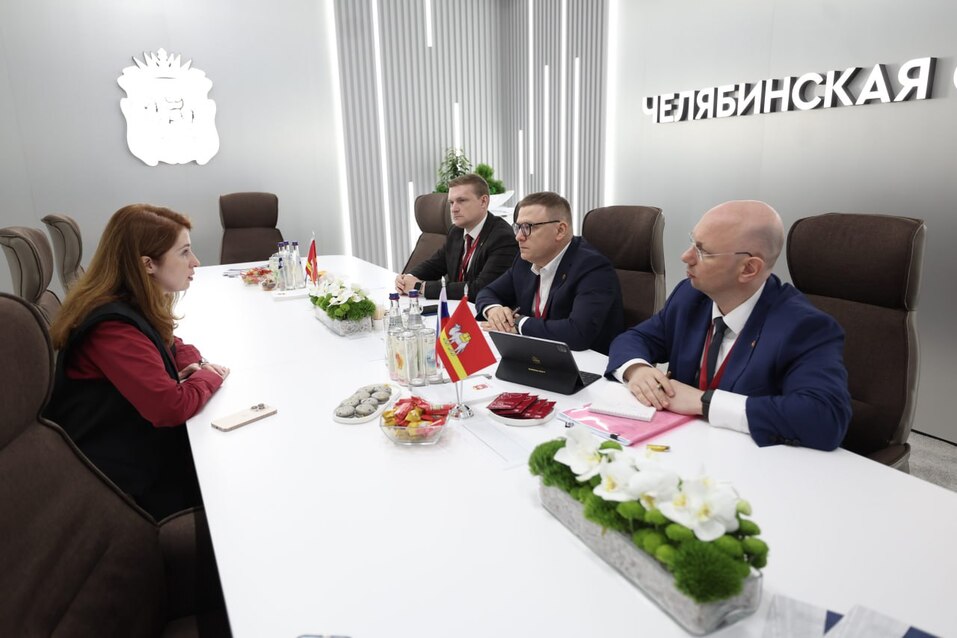 Промышленная мощь и роботы-шахматисты: чем удивила Челябинская область на ПМЭФ 2 Промышленная мощь и роботы-шахматисты: чем удивила Челябинская область на ПМЭФ 2