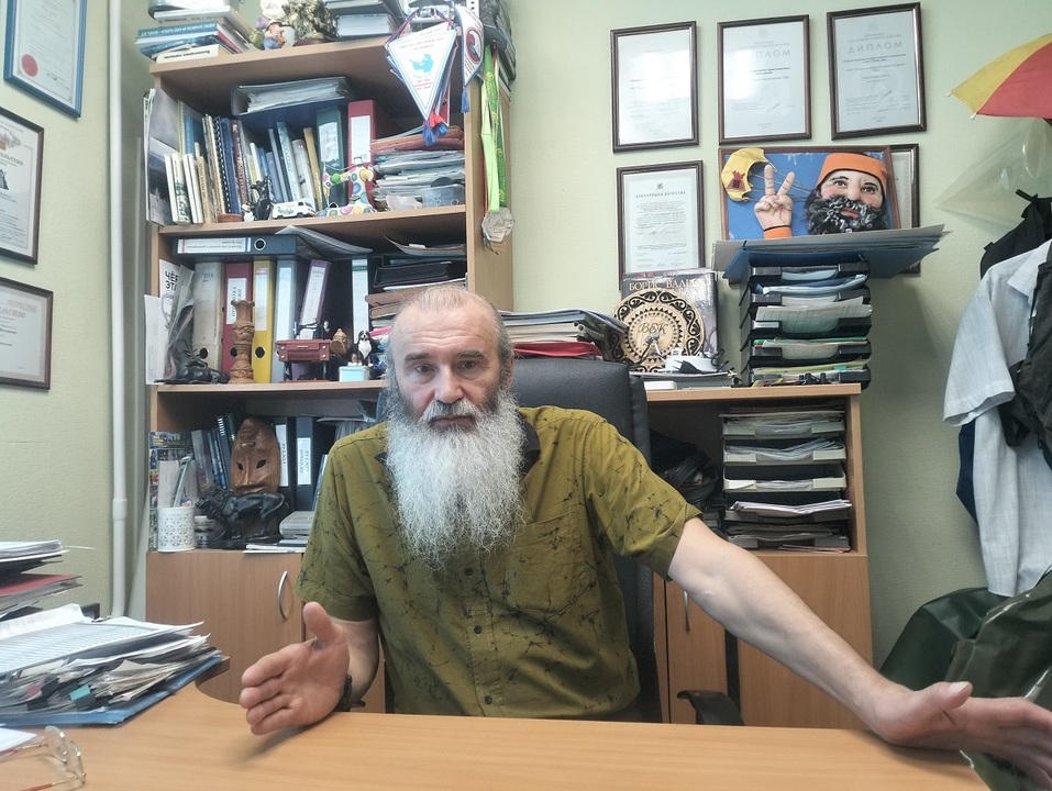 Где в Екатеринбурге зашить дирижабль. Евгений Корбут — об истории легендарного «Века» 4 Где в Екатеринбурге зашить дирижабль. Евгений Корбут — об истории легендарного «Века» 4