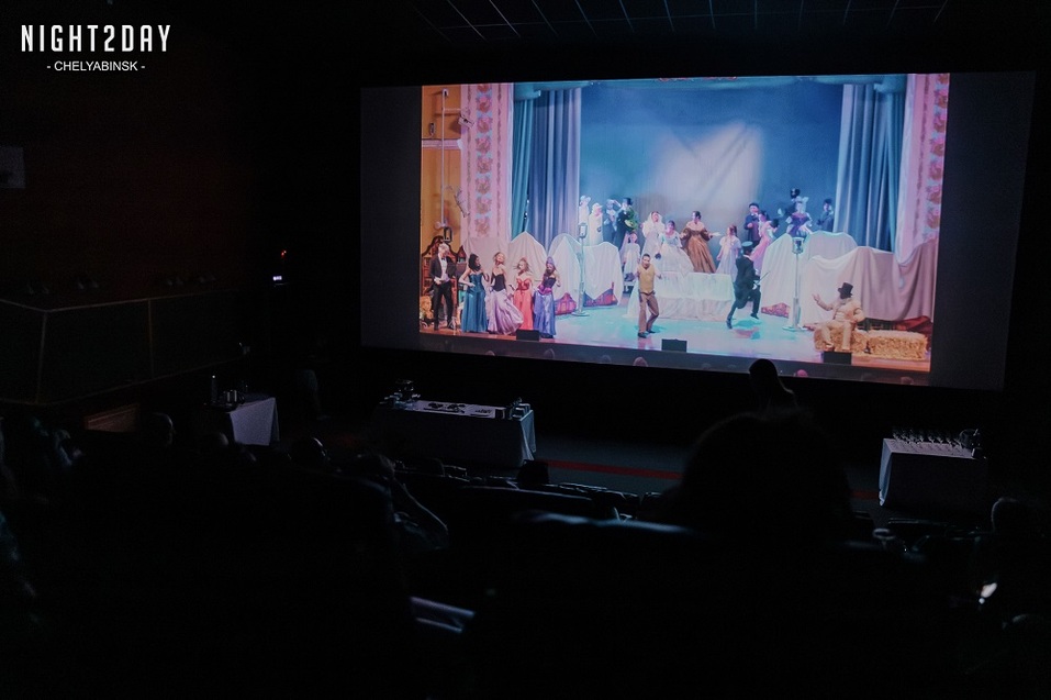 Более миллиона рублей и сотни новых деревьев: «Зеленый театр» меняет облик Челябинска
2 Более миллиона рублей и сотни новых деревьев: «Зеленый театр» меняет облик Челябинска
2