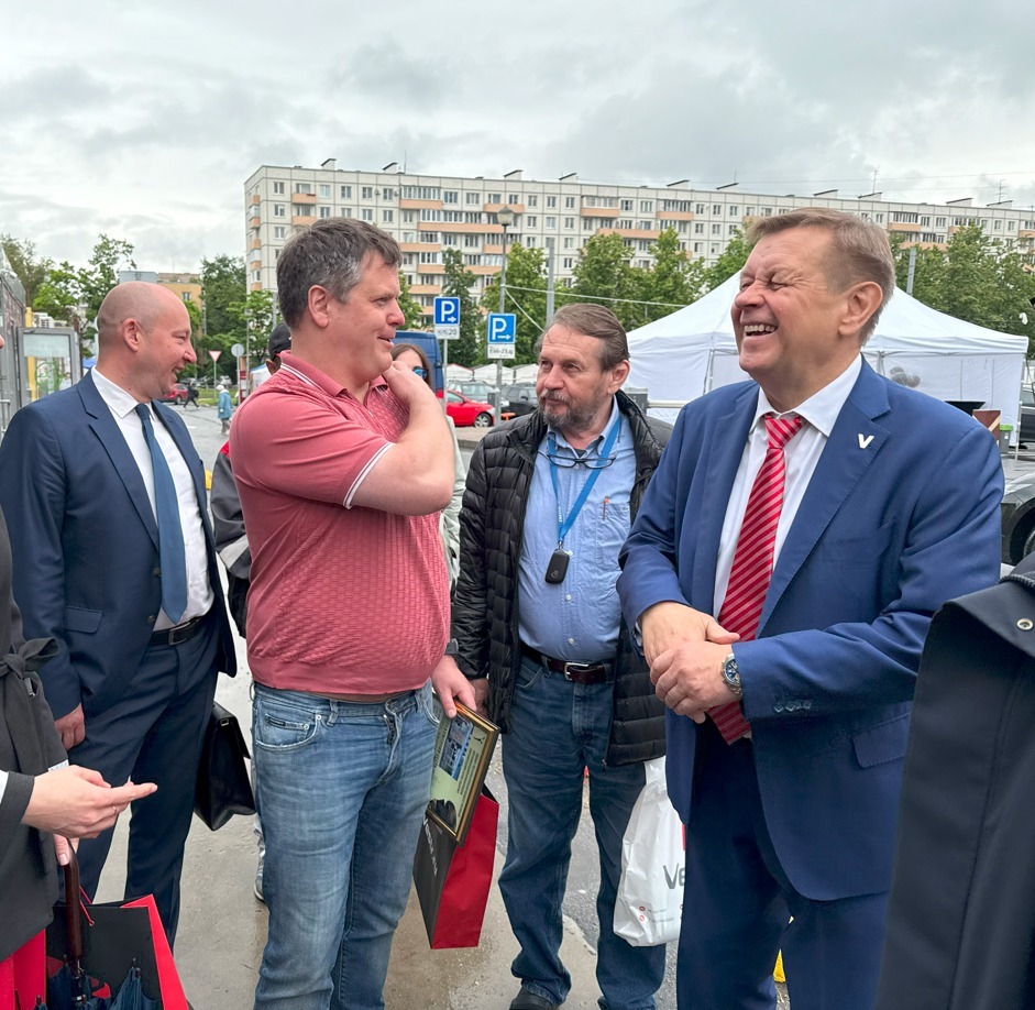 СВОи. Как в Петербурге бизнес помогает ветеранам запускать типографии для новой жизни 5 СВОи. Как в Петербурге бизнес помогает ветеранам запускать типографии для новой жизни 5