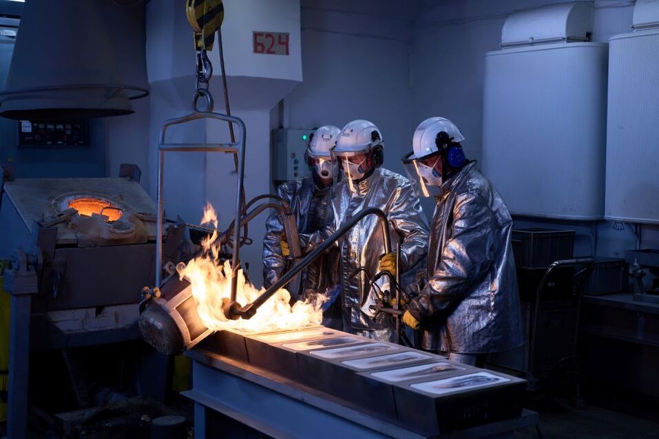 Амбиции в мировой игре отложены только на время. Красцветмет наращивает выручку и прибыль 1 Амбиции в мировой игре отложены только на время. Красцветмет наращивает выручку и прибыль 1