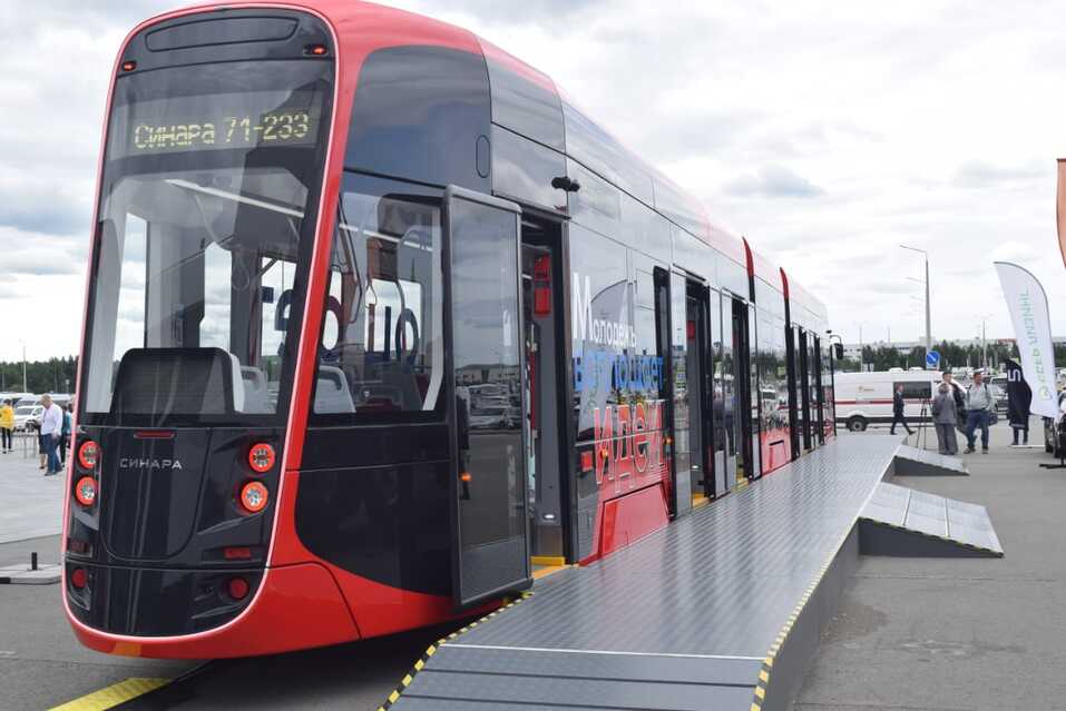 В Екатеринбурге стартовал ИННОПРОМ-2025, гостям покажут транспорт будущего 2 В Екатеринбурге стартовал ИННОПРОМ-2025, гостям покажут транспорт будущего 2