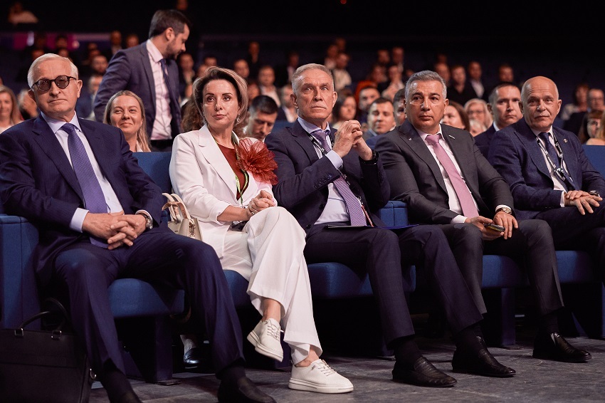 Лучших молодых промышленников года по традиции наградили на выставке ИННОПРОМ-2025 1 Лучших молодых промышленников года по традиции наградили на выставке ИННОПРОМ-2025 1