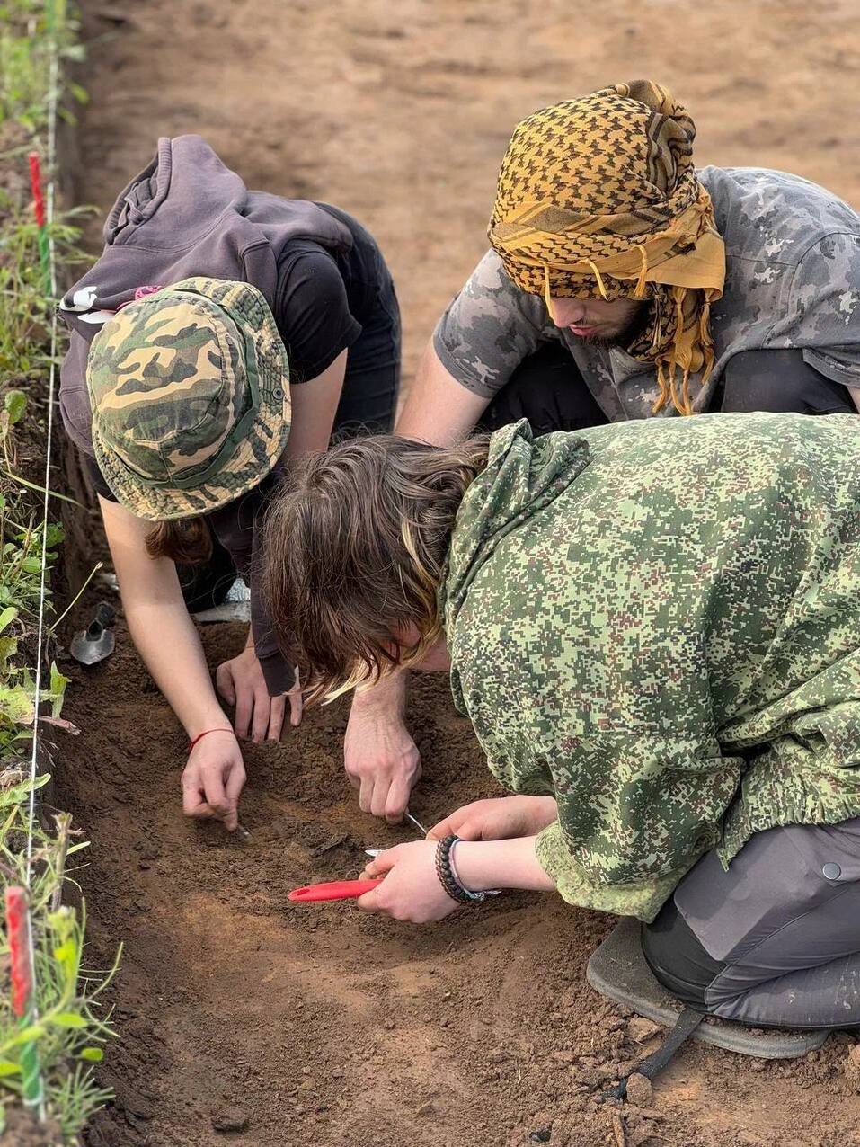 Могила коня, янтарная подвеска. В Нижегородской области обнаружили погребения IX в.
1 Могила коня, янтарная подвеска. В Нижегородской области обнаружили погребения IX в.
1