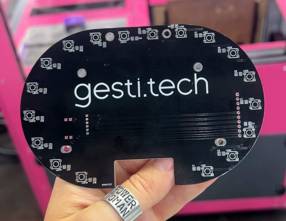 Завод размером с холодильник: уральцы разработали станок для изготовления электронных плат 5 Завод размером с холодильник: уральцы разработали станок для изготовления электронных плат 5