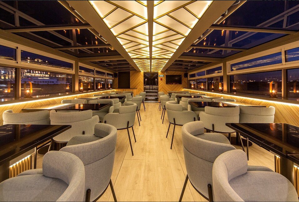 Теплоход «Хемингуэй» от компании «Навигатор» вошел в ТОП свадебных площадок Петербурга 1 Теплоход «Хемингуэй» от компании «Навигатор» вошел в ТОП свадебных площадок Петербурга 1