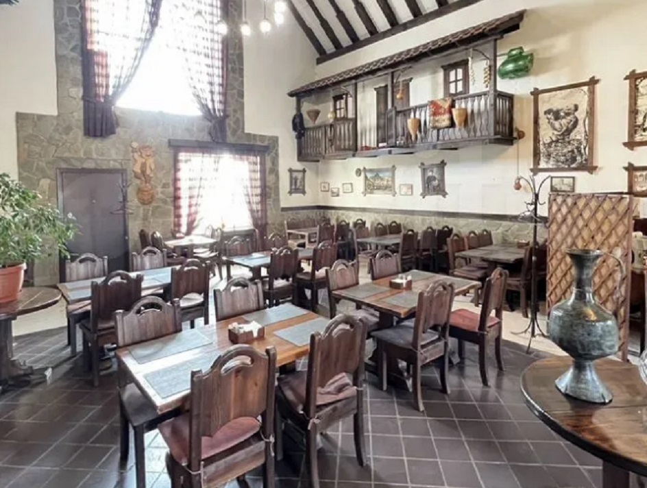 Ресторан с панорамным видом на реку и лес продают в Челябинской области
1 Ресторан с панорамным видом на реку и лес продают в Челябинской области
1