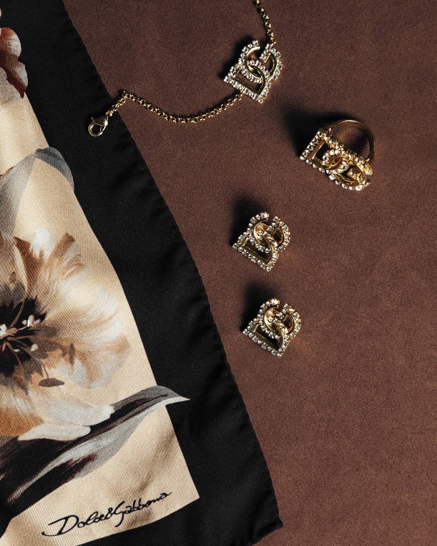 В Екатеринбурге началась распродажа мировых брендов. PKROVSKY объявил небывалый сейл 5 В Екатеринбурге началась распродажа мировых брендов. PKROVSKY объявил небывалый сейл 5