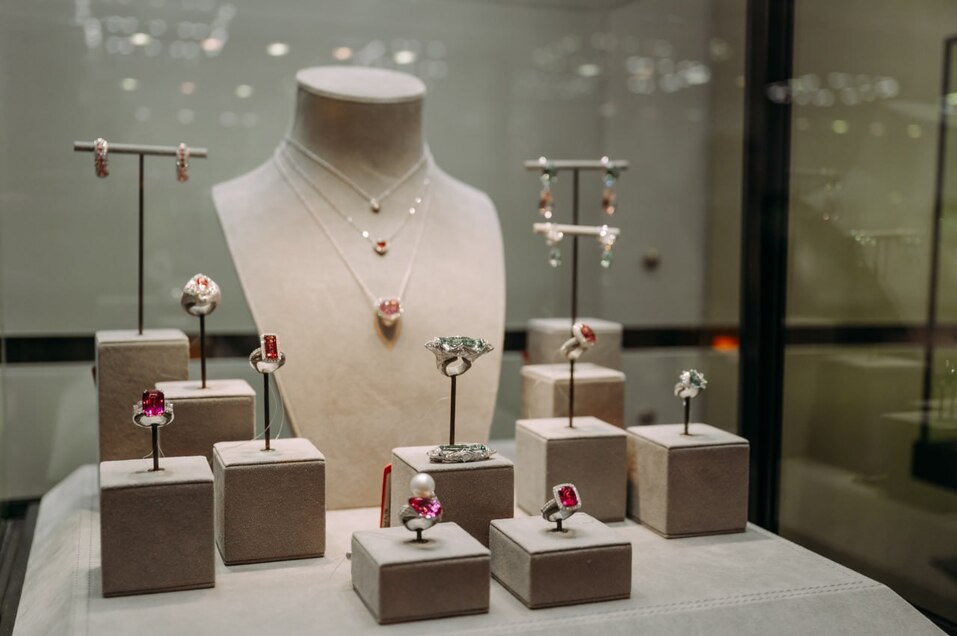 Космическая точность и слаженная работа. Как делают украшения за десятки миллионов рублей 1 Космическая точность и слаженная работа. Как делают украшения за десятки миллионов рублей 1