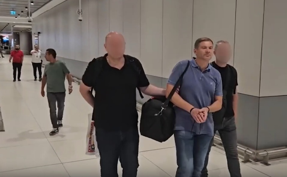 Топ-менеджера застройщика проблемных нижегородских ЖК задержали в Турции
1 Топ-менеджера застройщика проблемных нижегородских ЖК задержали в Турции
1