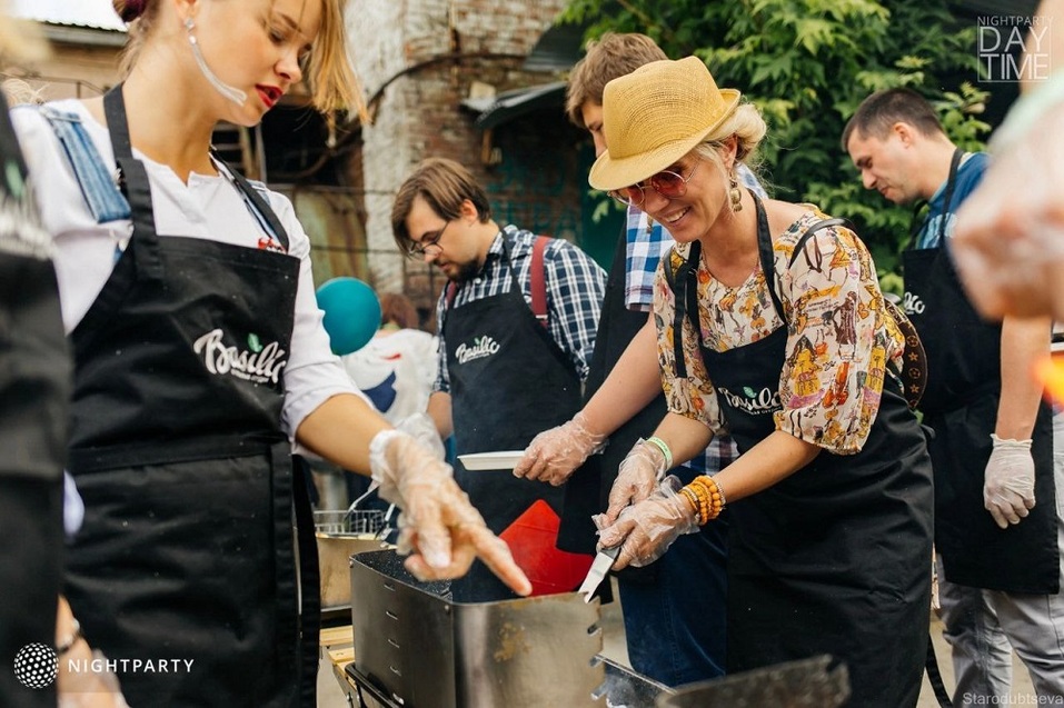 Русская кухня и шоу от шефов: чем будут угощать на Business Residence 2025
1 Русская кухня и шоу от шефов: чем будут угощать на Business Residence 2025
1