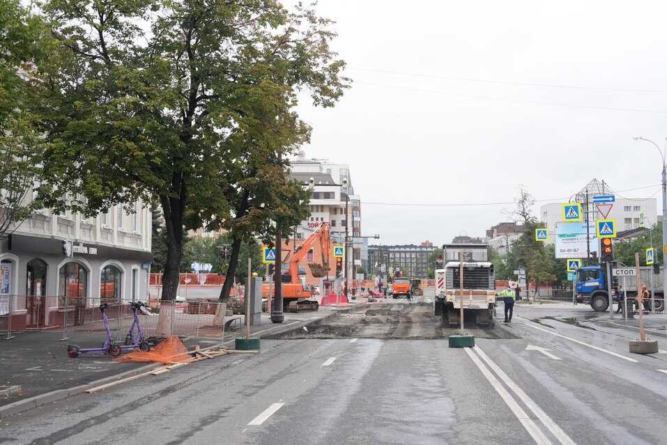 В Тюмени транспортный коллапс из-за работ на перекрестке Ленина и Первомайской 1 В Тюмени транспортный коллапс из-за работ на перекрестке Ленина и Первомайской 1