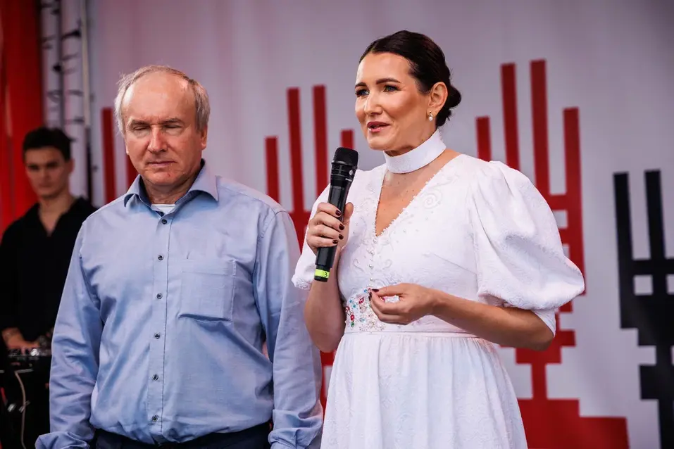 Юбилейный Business Residence в Челябинске: русский стиль, 500 гостей и торт у озера
3 Юбилейный Business Residence в Челябинске: русский стиль, 500 гостей и торт у озера
3