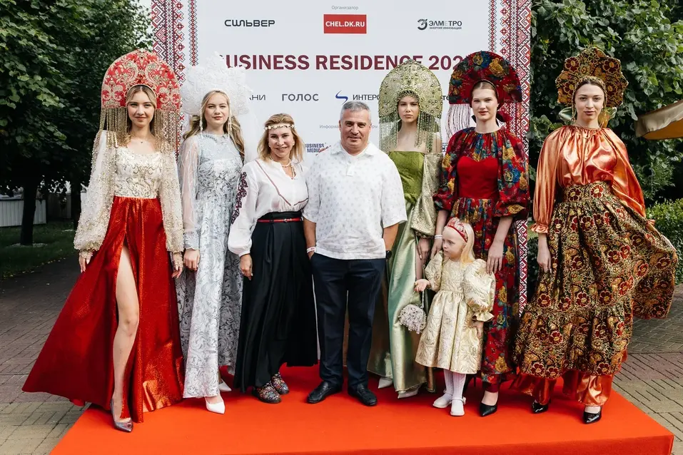 Юбилейный Business Residence в Челябинске: русский стиль, 500 гостей и торт у озера
2 Юбилейный Business Residence в Челябинске: русский стиль, 500 гостей и торт у озера
2