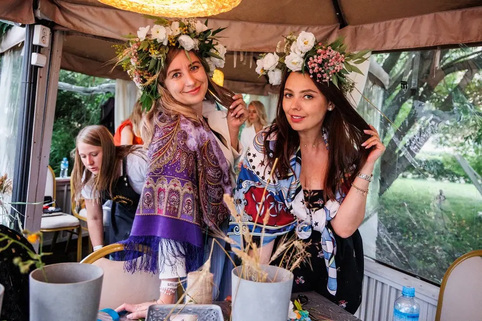 Юбилейный Business Residence в Челябинске: русский стиль, 500 гостей и торт у озера
6 Юбилейный Business Residence в Челябинске: русский стиль, 500 гостей и торт у озера
6