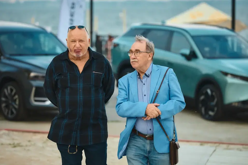 Душевно, задорно, на одном дыхании: Business Residence — 2025 прошел с русским размахом
10 Душевно, задорно, на одном дыхании: Business Residence — 2025 прошел с русским размахом
10