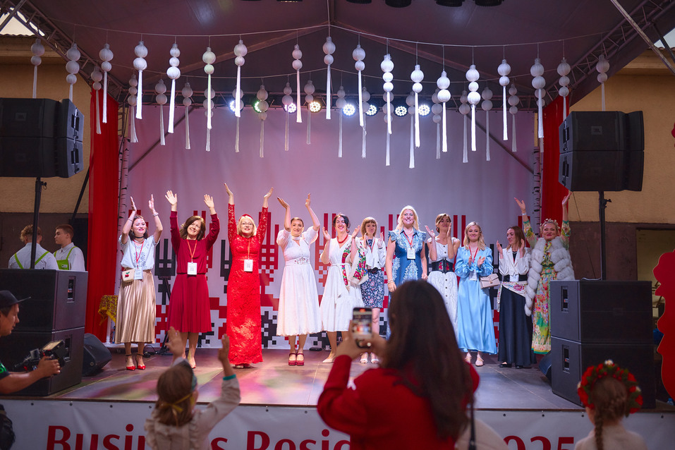 Душевно, задорно, на одном дыхании: Business Residence — 2025 прошел с русским размахом
12 Душевно, задорно, на одном дыхании: Business Residence — 2025 прошел с русским размахом
12