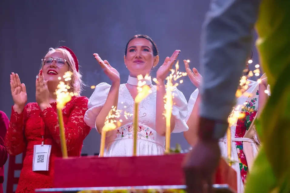 Душевно, задорно, на одном дыхании: Business Residence — 2025 прошел с русским размахом
13 Душевно, задорно, на одном дыхании: Business Residence — 2025 прошел с русским размахом
13