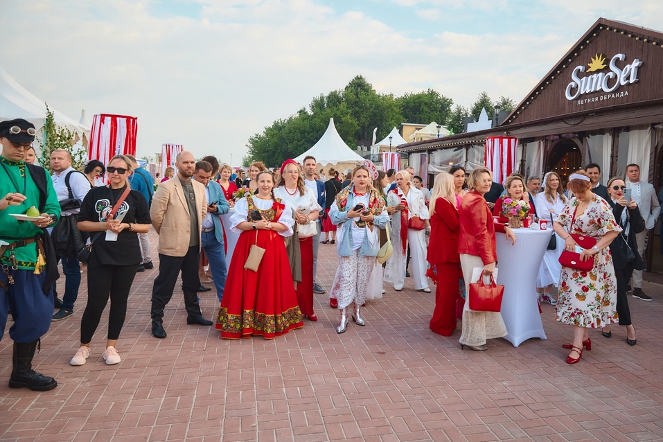Юбилейный Business Residence: грандиозный праздник для деловых людей
7 Юбилейный Business Residence: грандиозный праздник для деловых людей
7
