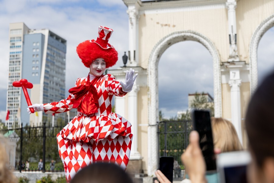 Лето рулит: «Немайская прогулка», TerraJaz, Билан и Uma2rman ждут уральцев в эти выходные 8 Лето рулит: «Немайская прогулка», TerraJaz, Билан и Uma2rman ждут уральцев в эти выходные 8
