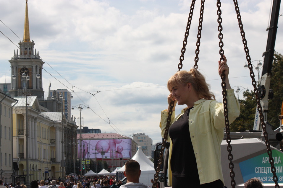 День строителя-2025 в Екатеринбурге с Лабубу, глэм-экскаватором и Биланом: фоторепортаж 4 День строителя-2025 в Екатеринбурге с Лабубу, глэм-экскаватором и Биланом: фоторепортаж 4