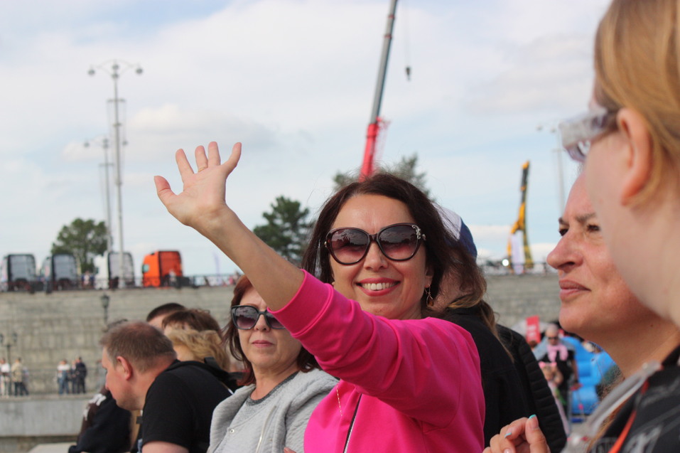 День строителя-2025 в Екатеринбурге с Лабубу, глэм-экскаватором и Биланом: фоторепортаж 49 День строителя-2025 в Екатеринбурге с Лабубу, глэм-экскаватором и Биланом: фоторепортаж 49