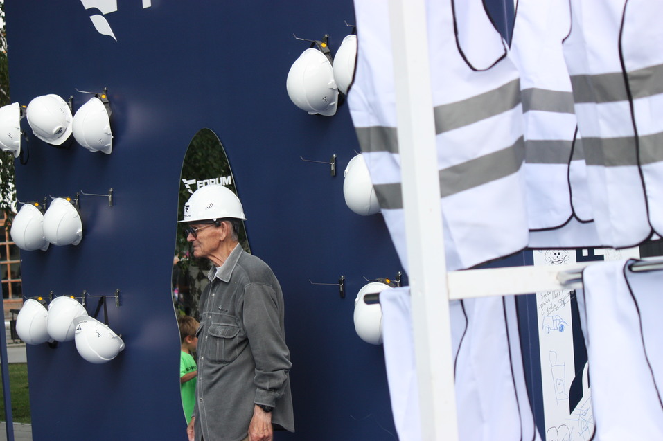 День строителя-2025 в Екатеринбурге с Лабубу, глэм-экскаватором и Биланом: фоторепортаж 24 День строителя-2025 в Екатеринбурге с Лабубу, глэм-экскаватором и Биланом: фоторепортаж 24