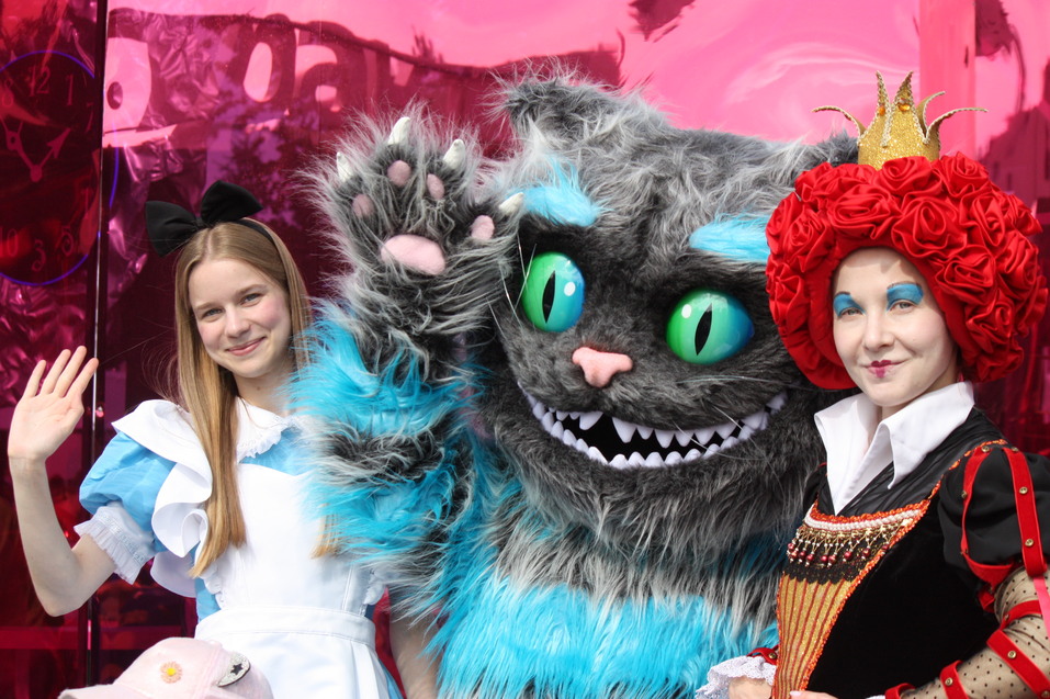 День строителя-2025 в Екатеринбурге с Лабубу, глэм-экскаватором и Биланом: фоторепортаж 25 День строителя-2025 в Екатеринбурге с Лабубу, глэм-экскаватором и Биланом: фоторепортаж 25