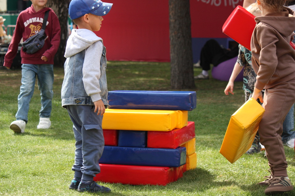 День строителя-2025 в Екатеринбурге с Лабубу, глэм-экскаватором и Биланом: фоторепортаж 31 День строителя-2025 в Екатеринбурге с Лабубу, глэм-экскаватором и Биланом: фоторепортаж 31