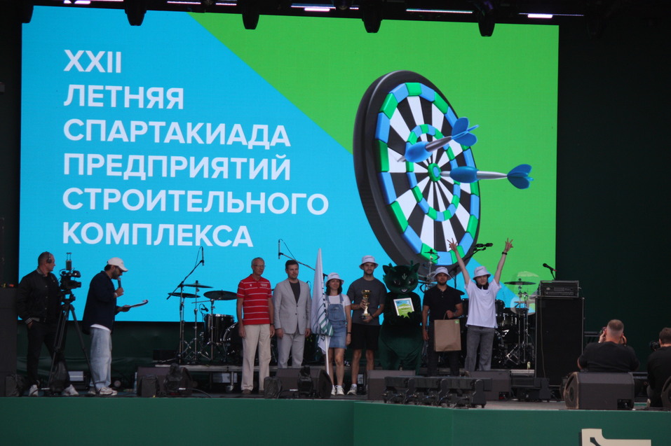 День строителя-2025 в Екатеринбурге с Лабубу, глэм-экскаватором и Биланом: фоторепортаж 37 День строителя-2025 в Екатеринбурге с Лабубу, глэм-экскаватором и Биланом: фоторепортаж 37