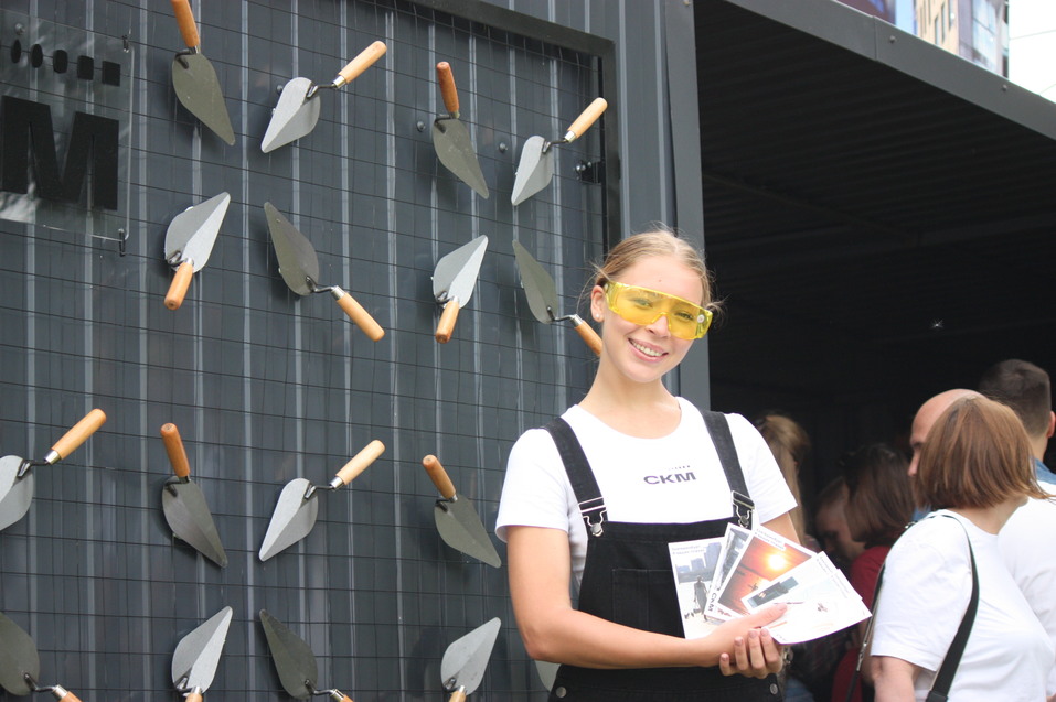 День строителя-2025 в Екатеринбурге с Лабубу, глэм-экскаватором и Биланом: фоторепортаж 51 День строителя-2025 в Екатеринбурге с Лабубу, глэм-экскаватором и Биланом: фоторепортаж 51