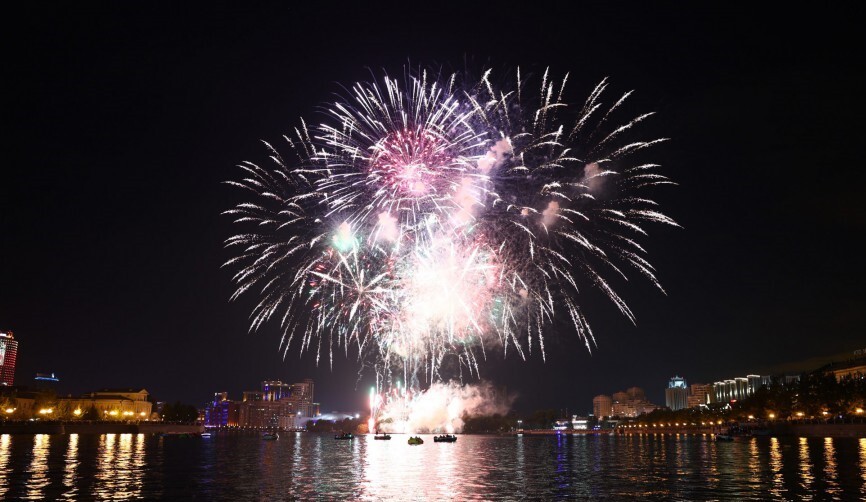 Спорт, креатив, шоу и немного политики: как Екатеринбург отпраздновал 302 день рождения 13 Спорт, креатив, шоу и немного политики: как Екатеринбург отпраздновал 302 день рождения 13