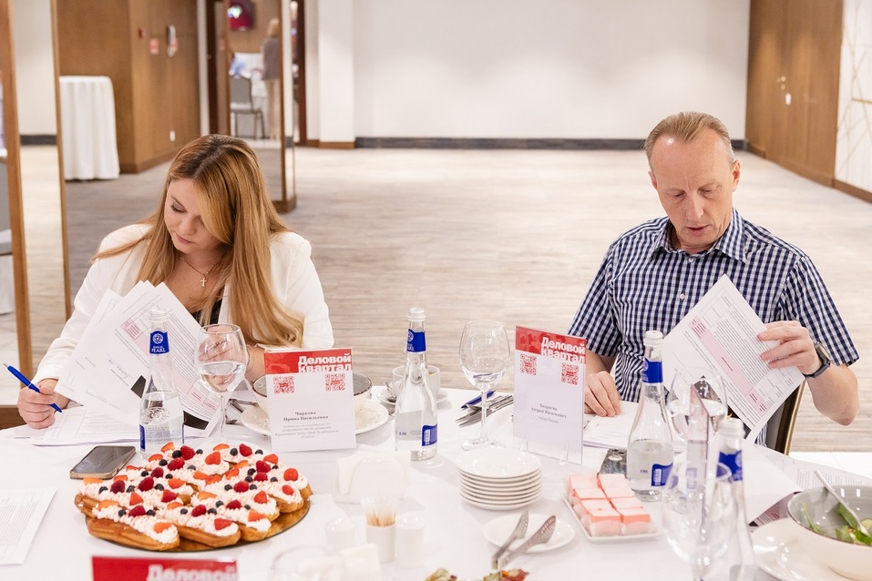 Экспертный совет проголосовал за пятерки номинантов премии «Человек года»
7 Экспертный совет проголосовал за пятерки номинантов премии «Человек года»
7