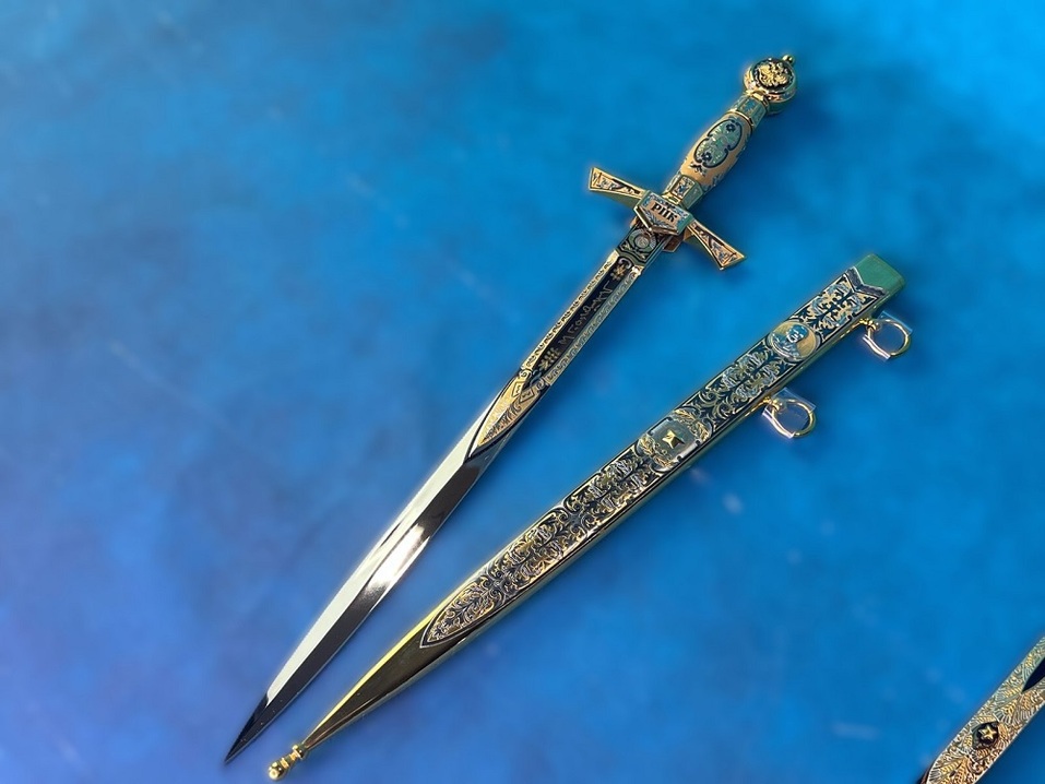 Поставщик Кремля из Челябинской области расширяет производство сувенирного оружия
2 Поставщик Кремля из Челябинской области расширяет производство сувенирного оружия
2