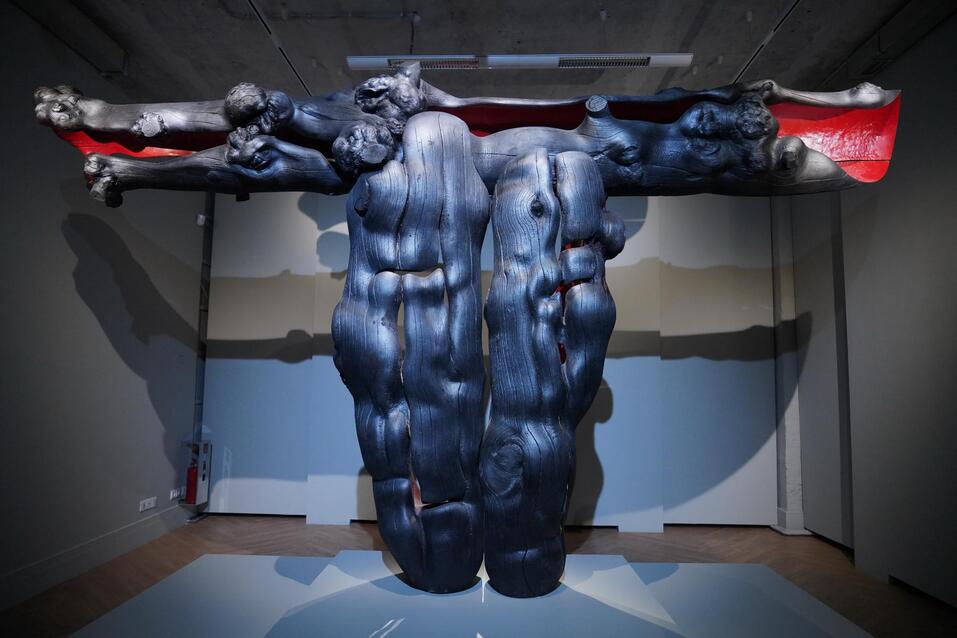 Пластический перфоманс: в Красноярске покажут скульптуры Даши Намдакова из стекловолокна
1 Пластический перфоманс: в Красноярске покажут скульптуры Даши Намдакова из стекловолокна
1