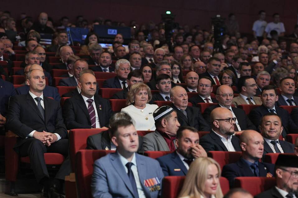 Денис Паслер официально вступил в должность: чем запомнилась инаугурация губернатора 2 Денис Паслер официально вступил в должность: чем запомнилась инаугурация губернатора 2