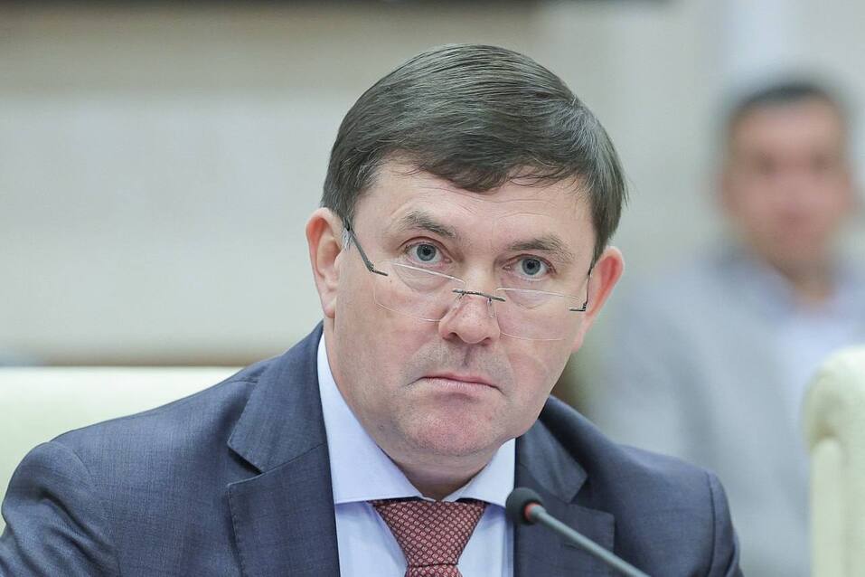 Депутаты согласовали кандидатуру Алексея Шмыкова на пост первого зама главы региона
1 Депутаты согласовали кандидатуру Алексея Шмыкова на пост первого зама главы региона
1