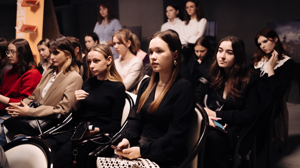 «Мы обсуждаем писателей и проблемы литературы»: в Челябинске прошел «Рыжий Фест» 1 «Мы обсуждаем писателей и проблемы литературы»: в Челябинске прошел «Рыжий Фест» 1