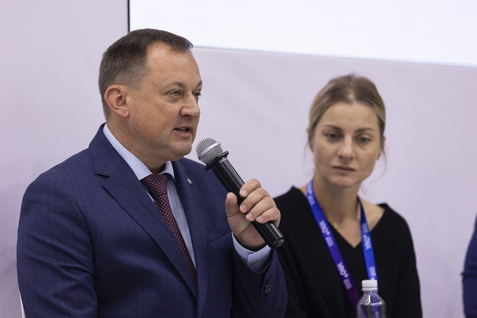 «Синара-Девелопмент» рассказала о развитии Новокольцовского на форуме 100+ TechnoBuild 1 «Синара-Девелопмент» рассказала о развитии Новокольцовского на форуме 100+ TechnoBuild 1