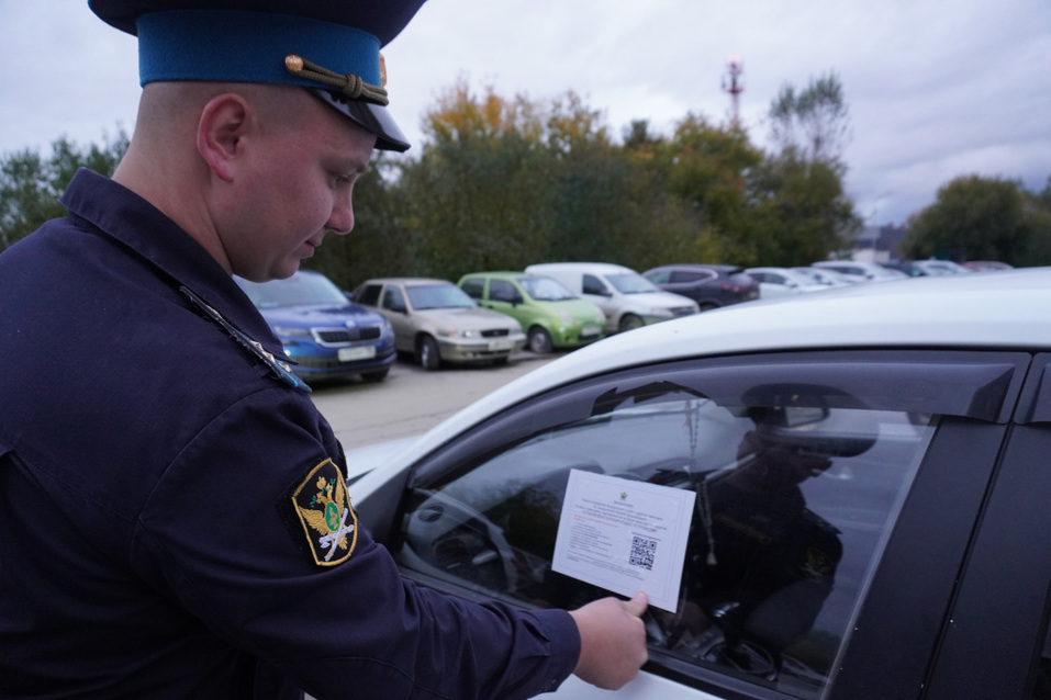 Судебные приставы на Урале нашли инновацию для борьбы с должниками — их авто обездвиживают 1 Судебные приставы на Урале нашли инновацию для борьбы с должниками — их авто обездвиживают 1