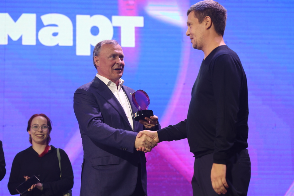 Александр Ревва и Алла Михеева проведут вручение Народной премии Е1.RU 2 Александр Ревва и Алла Михеева проведут вручение Народной премии Е1.RU 2