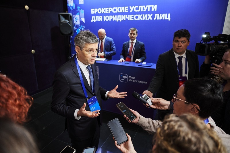 Экономика возвращается к более сбалансированным темпам роста 2 Экономика возвращается к более сбалансированным темпам роста 2