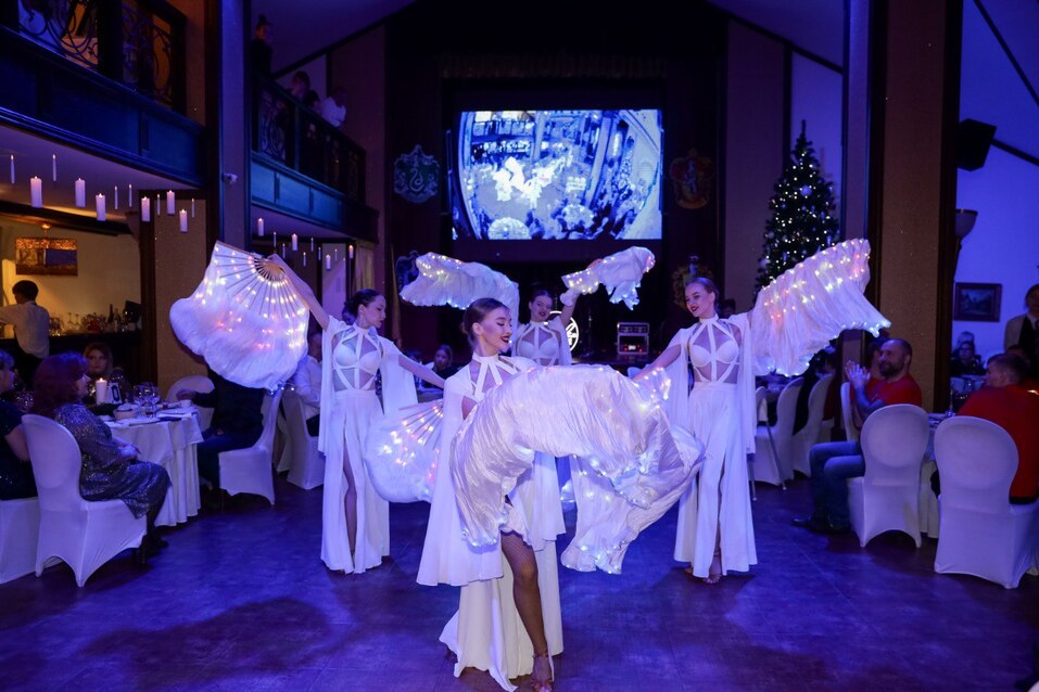 Где встретить Новый год с семьей и сэкономить: в SMOLINOPARK ребенок отдыхает бесплатно
4 Где встретить Новый год с семьей и сэкономить: в SMOLINOPARK ребенок отдыхает бесплатно
4