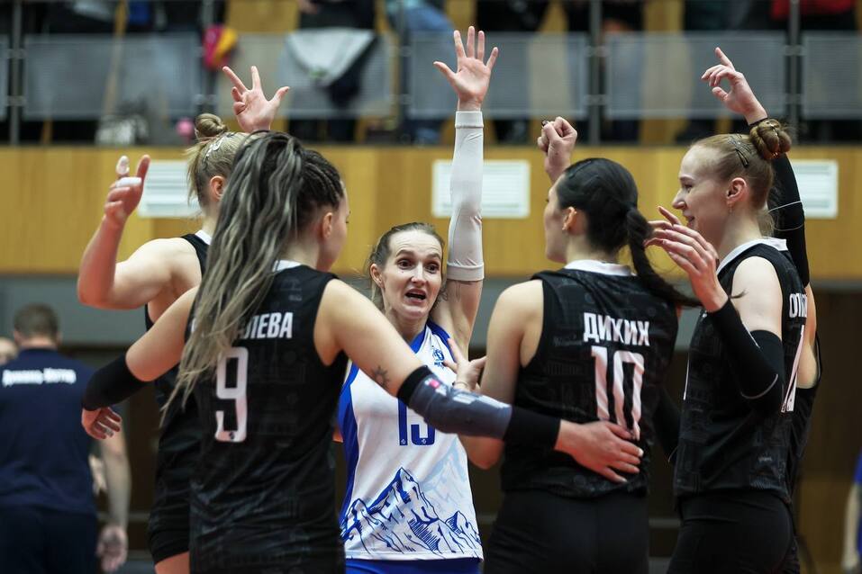 Челябинские волейболистки одержали первую победу в новом сезоне 2 Челябинские волейболистки одержали первую победу в новом сезоне 2