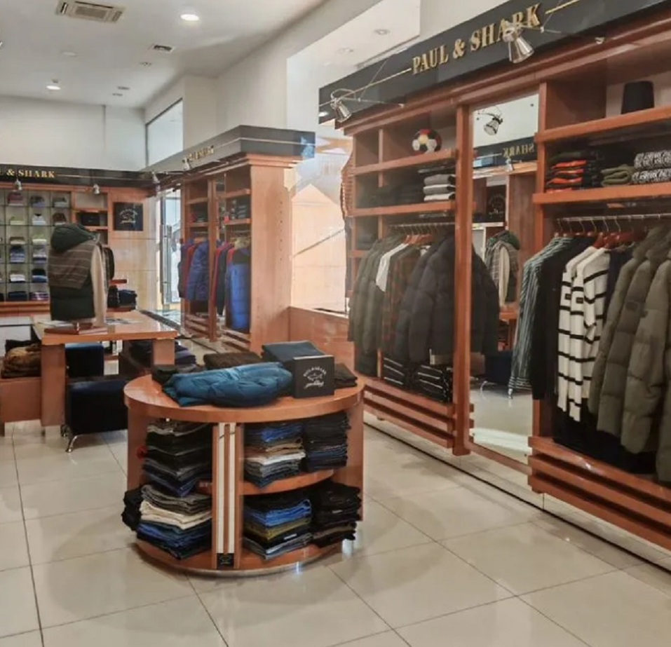 В центре Челябинска продается бутик люксовой одежды
1 В центре Челябинска продается бутик люксовой одежды
1